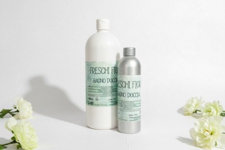 Bagno doccia freschi fiori